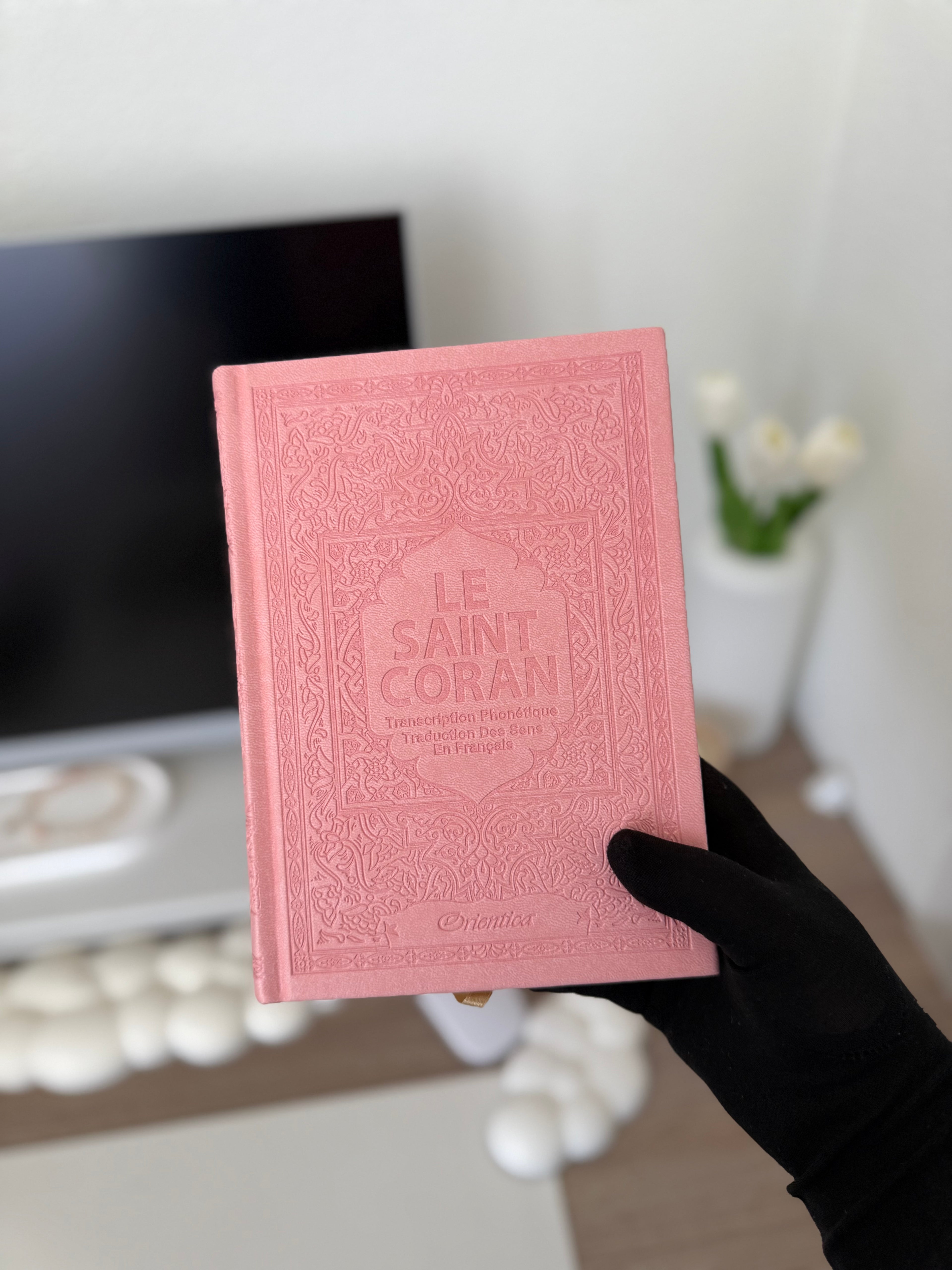 The Holy Quran in Arabic + Phonetic Transcription and Translation of the Meanings into French - Deluxe Edition (Light Pink Leather Cover)
