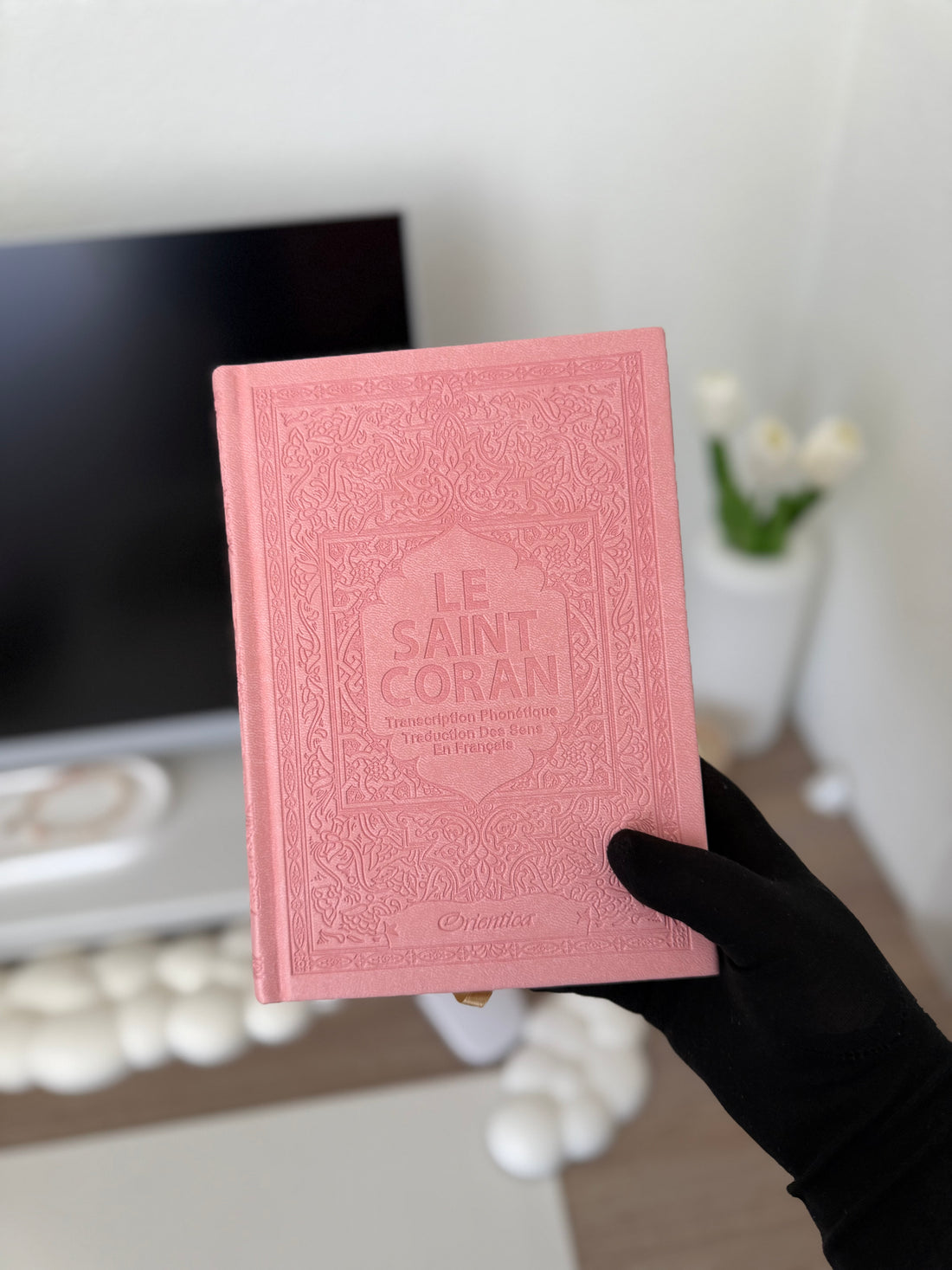 The Holy Quran in Arabic + Phonetic Transcription and Translation of the Meanings into French - Deluxe Edition (Light Pink Leather Cover)